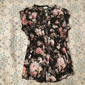 Siren Lily maternity short sleeve top.